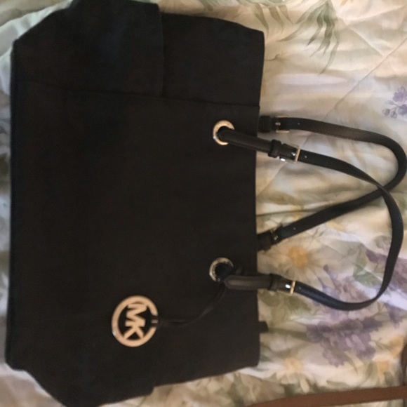 Michael Kors Handbags - Michael Kors black jet set tote